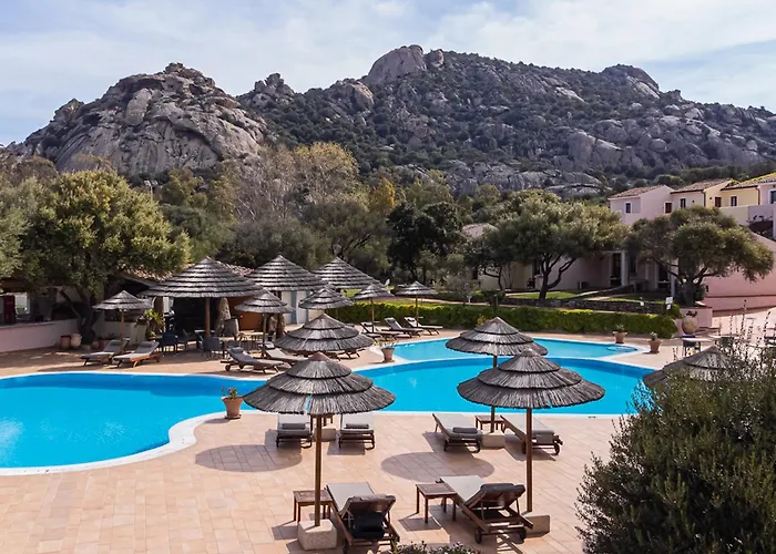 Hotel With Swimming Pool Near Baja Sardinia *
