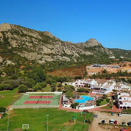 Hotel With Swimming Pool Near Baja Sardinia