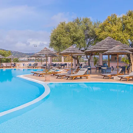 Hotel With Swimming Pool Near Baja Sardinia