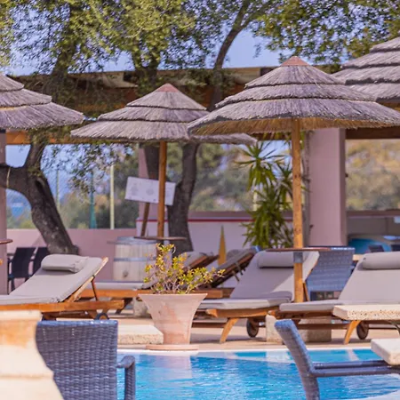 With Swimming Pool Near Baja Sardinia